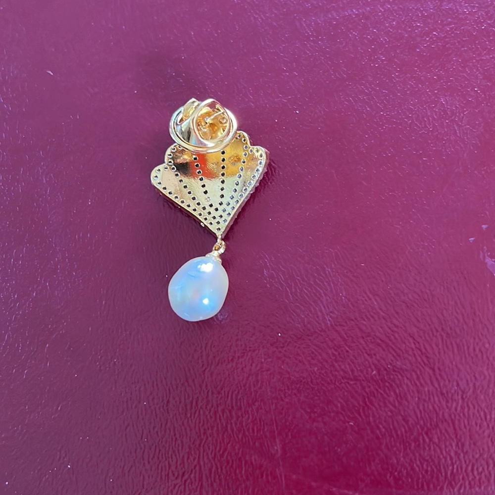 Pin with Pearl - Picture 2 of 3